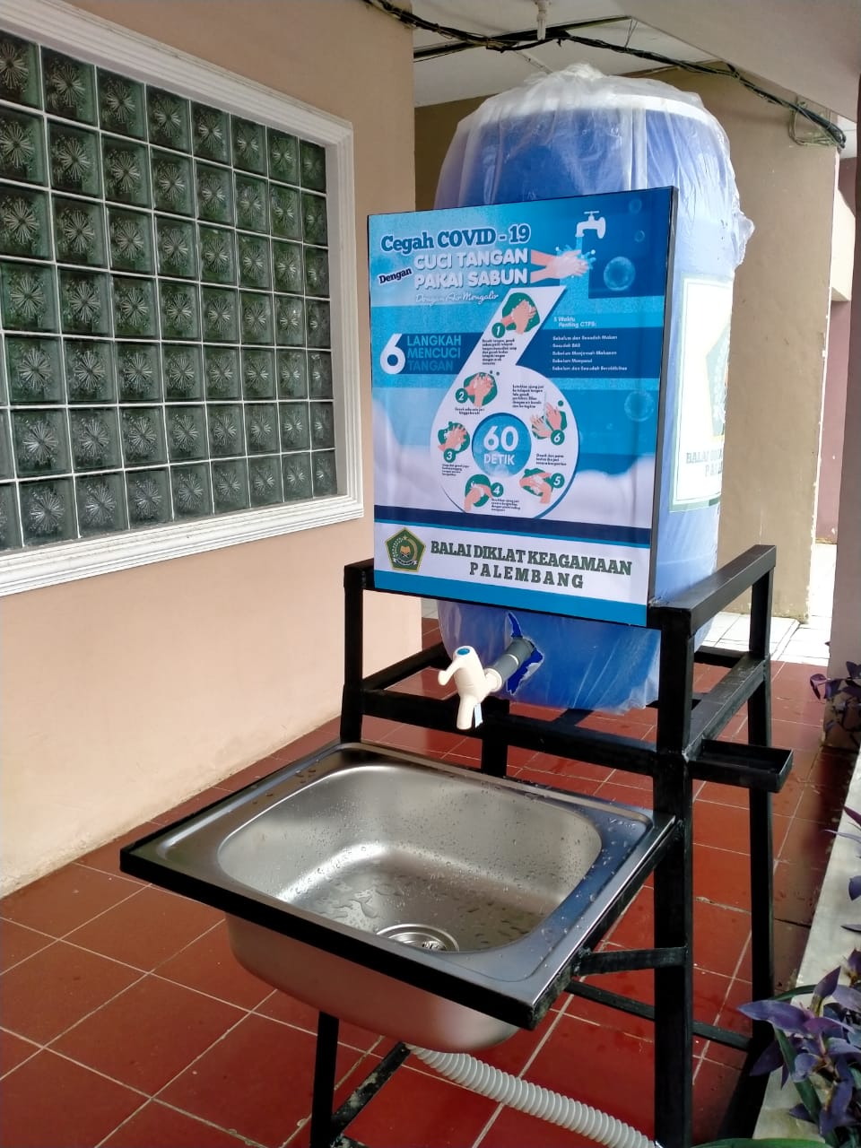 Mendukung Program Pemerintah, Balai Diklat Keagamaan Palembang Menyiapkan Tempat Cuci Tangan